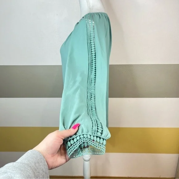 2/$25 Loft Sea Foam Green Business Casual Lightweight Feminine Pretty Blouse M - Picture 5 of 13